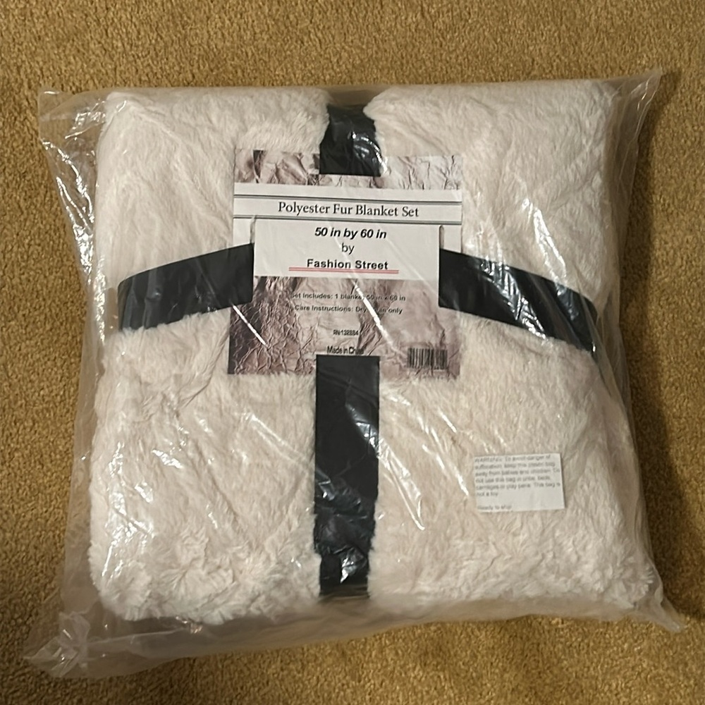 Polyester Fur Blanket Set 50” by 60”